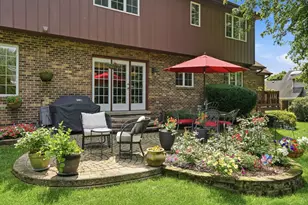 8100 Lake Ridge Dr, Burr Ridge, IL 60527 - Photo 39