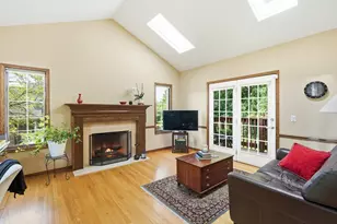 8100 Lake Ridge Dr, Burr Ridge, IL 60527 - Photo 11