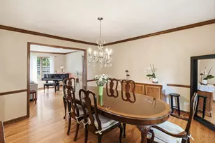 8100 Lake Ridge Dr, Burr Ridge, IL 60527 - Photo 9
