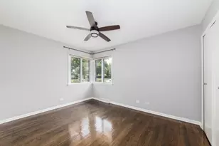 704 N Wilshire Dr, Mount Prospect, IL 60056 - Photo 11
