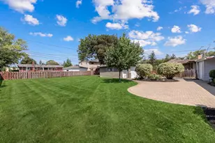 704 N Wilshire Dr, Mount Prospect, IL 60056 - Photo 19