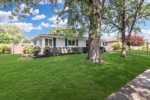 704 N Wilshire Dr, Mount Prospect, IL 60056 - Photo 23