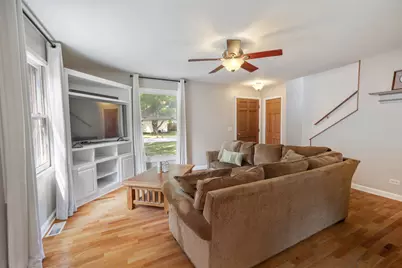 33 Woodbine Drive, Crystal Lake, IL 60014 - Photo 3