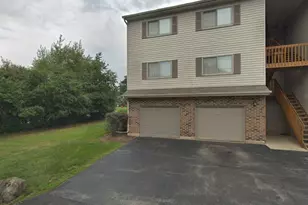 607 Buckskin Ln, Carpentersville, IL 60110 - Photo 1