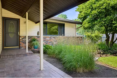 5009 Sandburg Drive, McHenry, IL 60050 - Photo 3