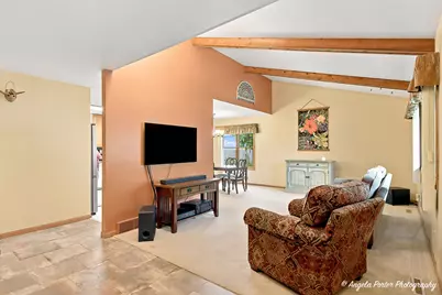 5009 Sandburg Drive, McHenry, IL 60050 - Photo 9