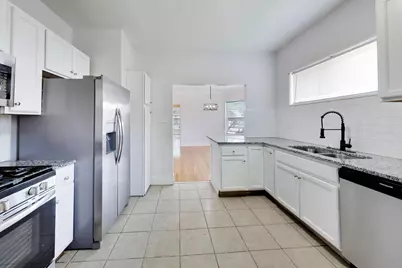 8301 S Maryland Avenue, Chicago, IL 60619 - Photo 11