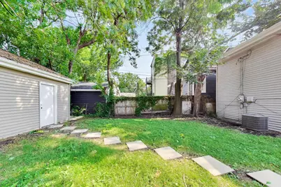 8301 S Maryland Avenue, Chicago, IL 60619 - Photo 35