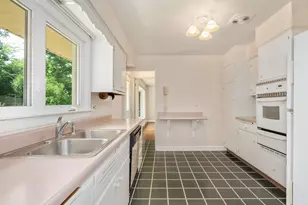 16W055 63rd St, Willowbrook, IL 60527 - Photo 11