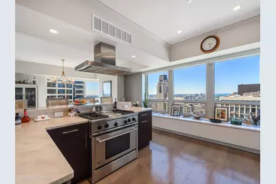 800 N Michigan Avenue #4703, Chicago, IL 60611 - Photo 15