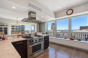 800 N Michigan Ave, Chicago, IL 60611 - Photo 15