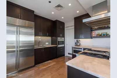 800 N Michigan Avenue #4703, Chicago, IL 60611 - Photo 13