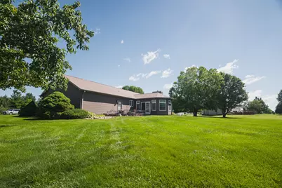 800 Burgess Drive, Utica, IL 61373 - Photo 21