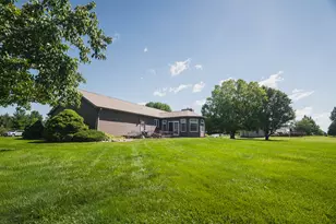 800 Burgess Dr, Utica, IL 61373 - Photo 21