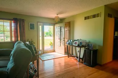 800 Burgess Drive, Utica, IL 61373 - Photo 3