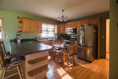 800 Burgess Drive, Utica, IL 61373 - Photo 7