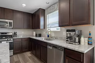 1004 Daniel St, Plano, IL 60545 - Photo 7
