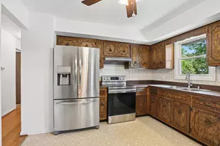 3207 Indianwood Ln, Joliet, IL 60431 - Photo 9