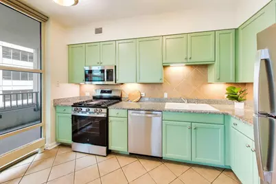 25 E Superior Street #404, Chicago, IL 60611 - Photo 11