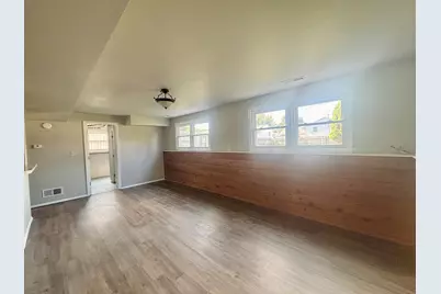 621 W 8th Street, Belvidere, IL 61008 - Photo 5