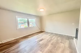 621 W 8th St, Belvidere, IL 61008 - Photo 9