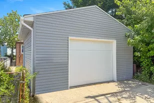 8864 S Winchester Ave, Chicago, IL 60620 - Photo 25