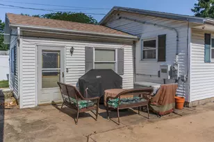 908 E Chestnut St, Pontiac, IL 61764 - Photo 13
