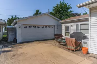 908 E Chestnut St, Pontiac, IL 61764 - Photo 11