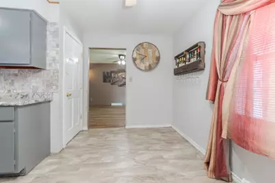 908 E Chestnut Street, Pontiac, IL 61764 - Photo 27
