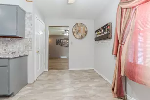 908 E Chestnut St, Pontiac, IL 61764 - Photo 27