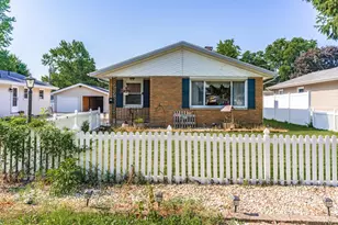 908 E Chestnut St, Pontiac, IL 61764 - Photo 5