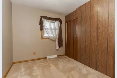 908 E Chestnut Street, Pontiac, IL 61764 - Photo 37