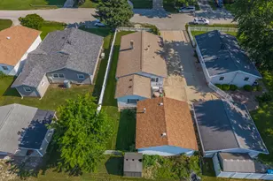 908 E Chestnut St, Pontiac, IL 61764 - Photo 9