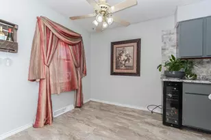 908 E Chestnut St, Pontiac, IL 61764 - Photo 25