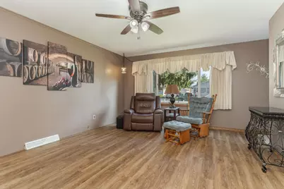 908 E Chestnut Street, Pontiac, IL 61764 - Photo 21