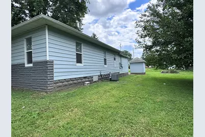 450 Bicknell, Centralia, IL 62801 - Photo 33