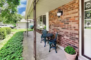 252 Millford Ln, Bloomingdale, IL 60108 - Photo 3
