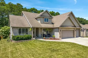 230 English Ln, Winthrop Harbor, IL 60096 - Photo 1
