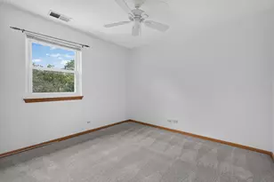 2789 Glasgow Ct, Schaumburg, IL 60194 - Photo 9