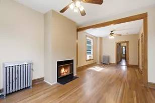 1213 W Addison St, Chicago, IL 60613 - Photo 3