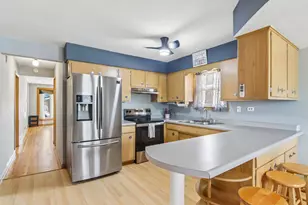 8525 S Keeler Ave, Chicago, IL 60652 - Photo 5