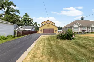 2019 N Woodlawn Park Ave, McHenry, IL 60051 - Photo 3