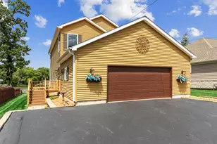 2019 N Woodlawn Park Ave, McHenry, IL 60051 - Photo 1