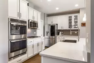 530 Pershing Ct, Barrington, IL 60010 - Photo 7