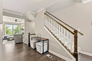 530 Pershing Ct, Barrington, IL 60010 - Photo 3