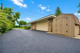 22W689 Elmwood Dr, Glen Ellyn, IL 60137 - Photo 5