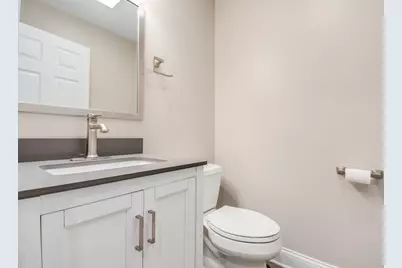 22W689 Elmwood Drive, Glen Ellyn, IL 60137 - Photo 17