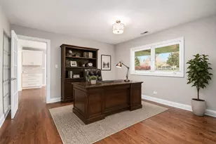 22W689 Elmwood Dr, Glen Ellyn, IL 60137 - Photo 9