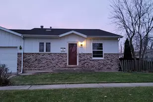 702 N Porter St, Elgin, IL 60120 - Photo 1