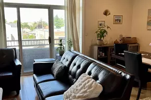 2352 W Byron St, Chicago, IL 60618 - Photo 9